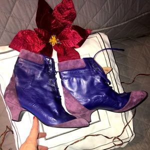 Unique and gorgeous find!! Beautiful Never worn purple booties